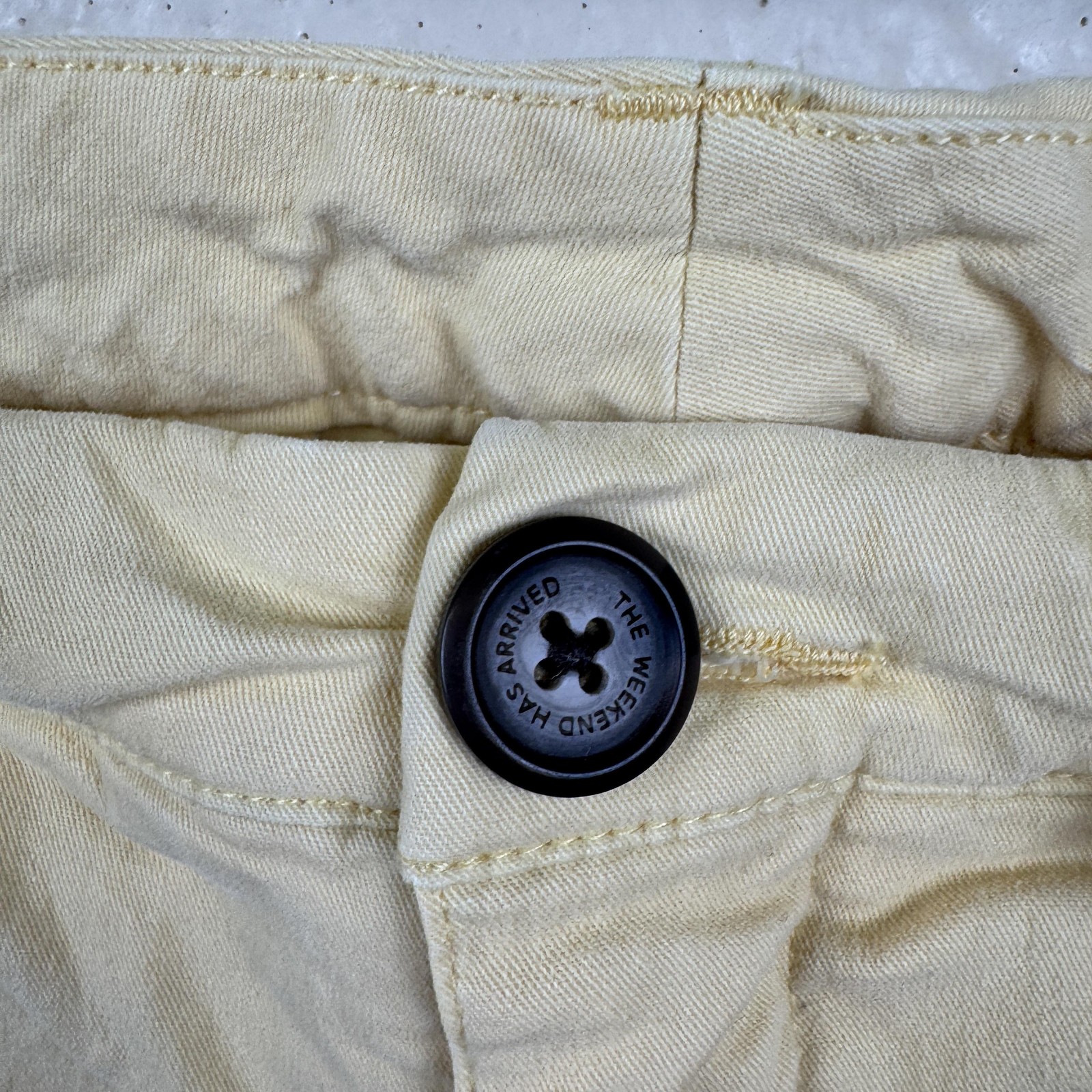 Chubbies Originals Shorts Mens 30 Yellow Stretch Casual Cotton Blend Summer