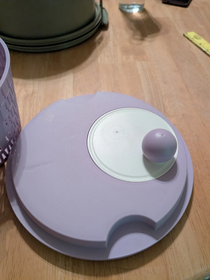 vintage Tupperware Spin N Save Lettuce Salad Spinner 4.5 L Bowl - Image 2 of 4