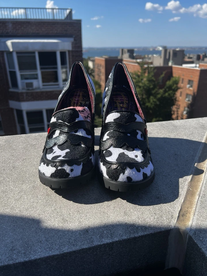 Salto feminino “Loaf It Up” padrão vaca escolha irregular tamanho EUA 11 UE 42 - Imagem 2 de 4