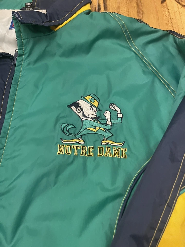 Pro Player Vintage Notre Dame Irish Waterproof Mens Size 2XL Wind Jacket GUC - Image 3 of 4