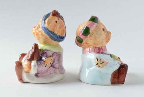 Momma and papa bear ceramic salt and pepper shakers - Picture 3 of 6