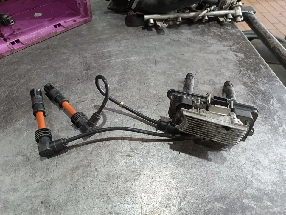 Audi A4 B5 A6 4B VW Passat 3B 1.6 1.8 Zündmodul Zündspule BERU 0040102162 - Bild 1 von 4