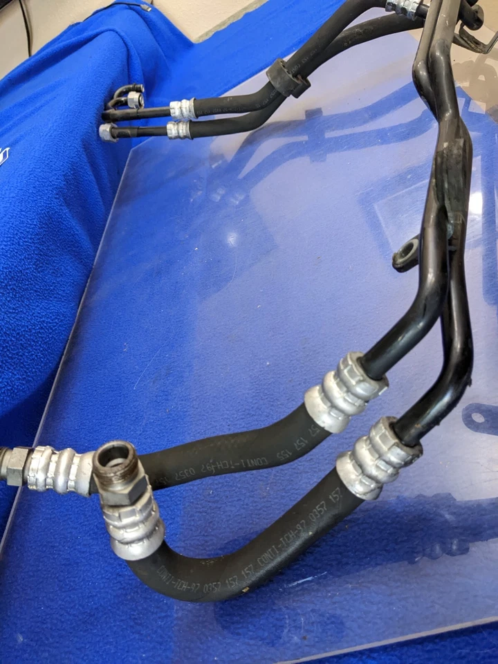 Enfriador de engranajes de tubo de transmisión líneas de aceite Bentley Continental Flying Track GT Foto 4 de 4