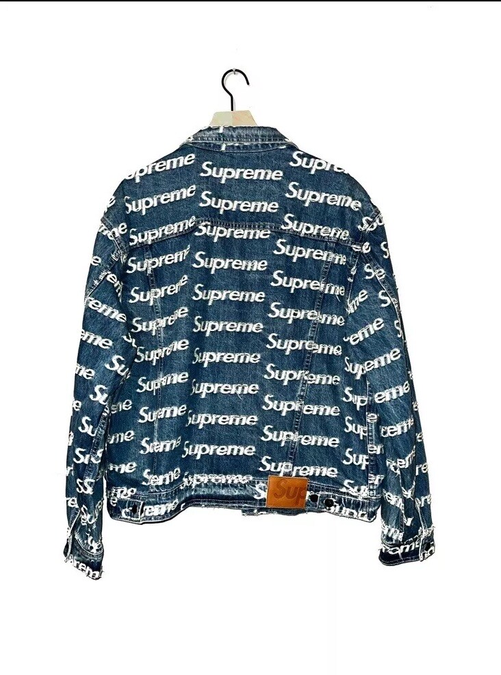RARE Supreme Frayed Logos Denim Trucker Jacket Blue SS21 RARE Supreme Frayed Logos Denim Trucker Jacket Blue SS21