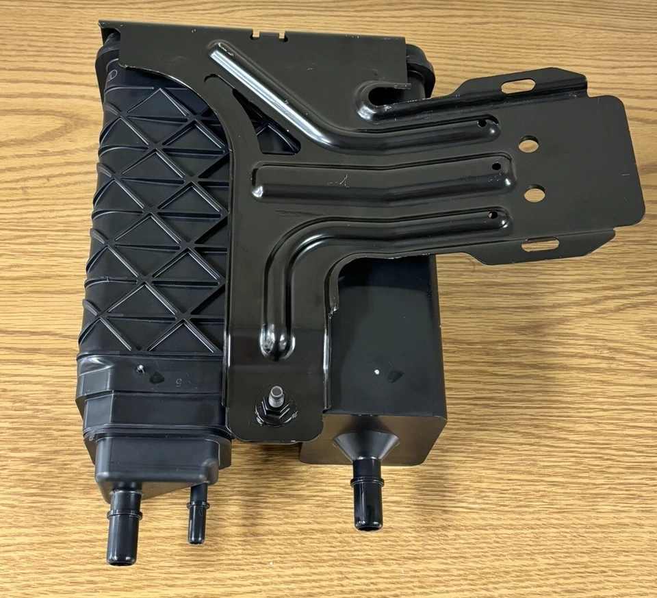 Bote de vapor de combustible Delphi OEM 6,2 L 2017-2021 Cadillac Escalade ESV 84106547 Foto 4 de 4