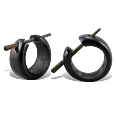 Boucles d'oreilles créoles piercing art ethnique tribal en bois - Photo 1/4