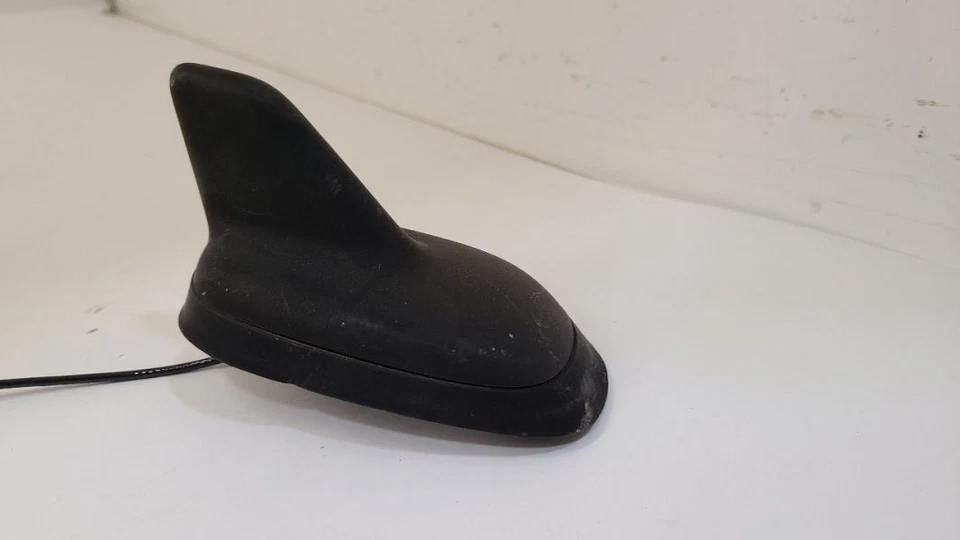 VW VOLKSWAGEN JETTA 2011-2018 SEDÁN techo antena aleta de tiburón OEM 3C0035507 Foto 2 de 4