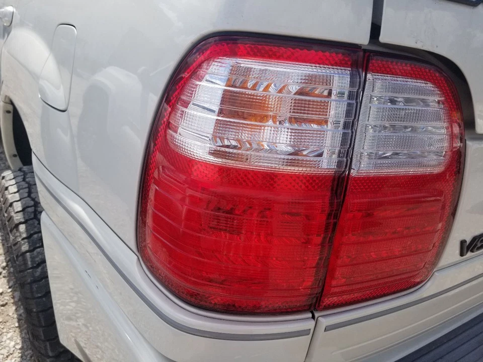 01 2001 LEXUS LX470 CUARTO PANEL MONTADO LUZ TRASERA LÁMPARA CONDUCTOR IZQUIERDO Foto 2 de 4