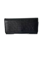 LOUIS VUITTON Multicles 4 Taiga -- Black Men's