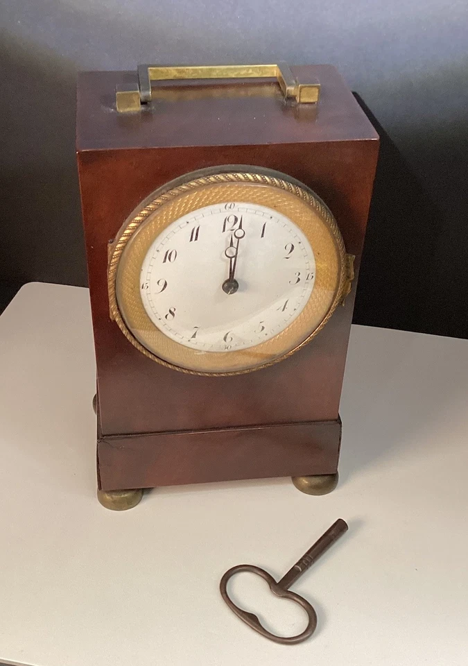 古董 c1812 地幔时钟 不工作零件 仅木质贴面表壳 带钥匙 — 第 2/4 张图片