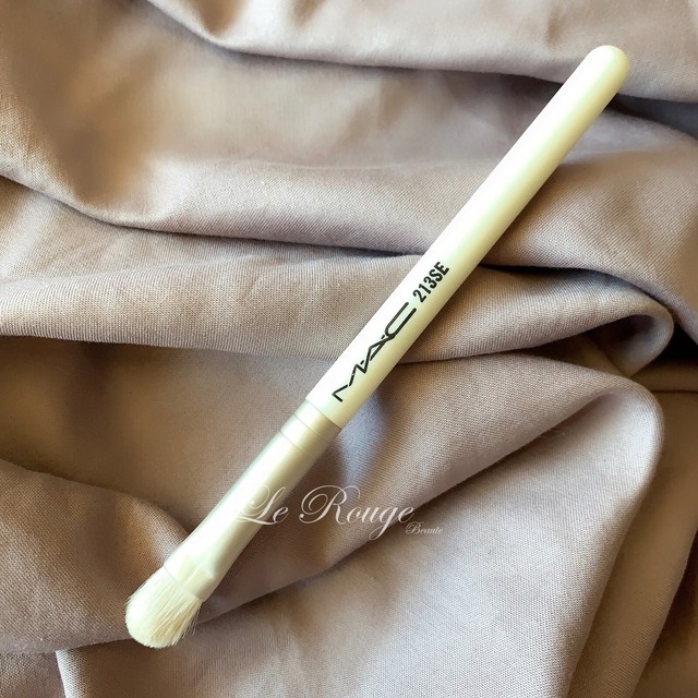japonesque fluff concealer brush