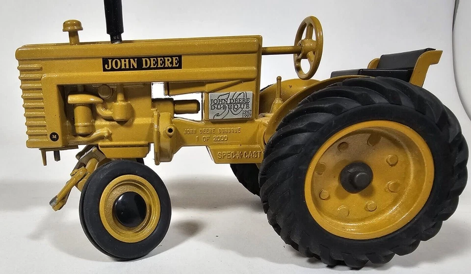 John Deere Dubuque Works 50th Anniversary "M" Tractor 1 of 2000 DAMAGED! - Image 2 of 4