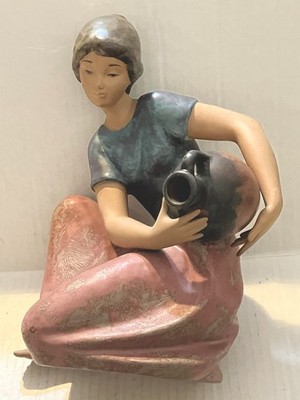 Rare-Retired Lladro  YOUNG WATER GIRL  Gres Figurine 2336