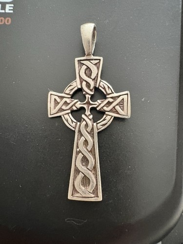 Celtic cross pendant 