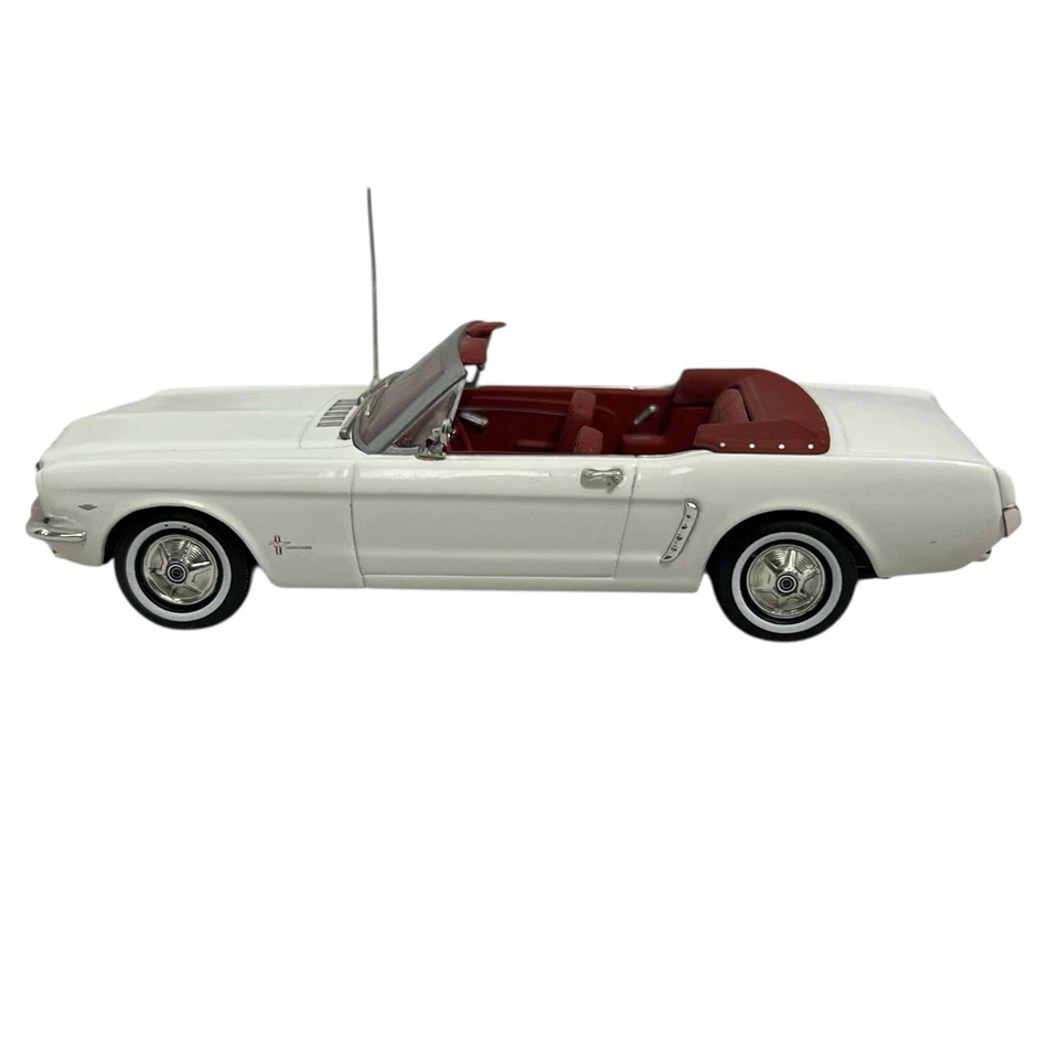 1964 Ford Mustang Convertible White Danbury Mint Paul’s Model Art 1/43 Scale - Image 2 of 4