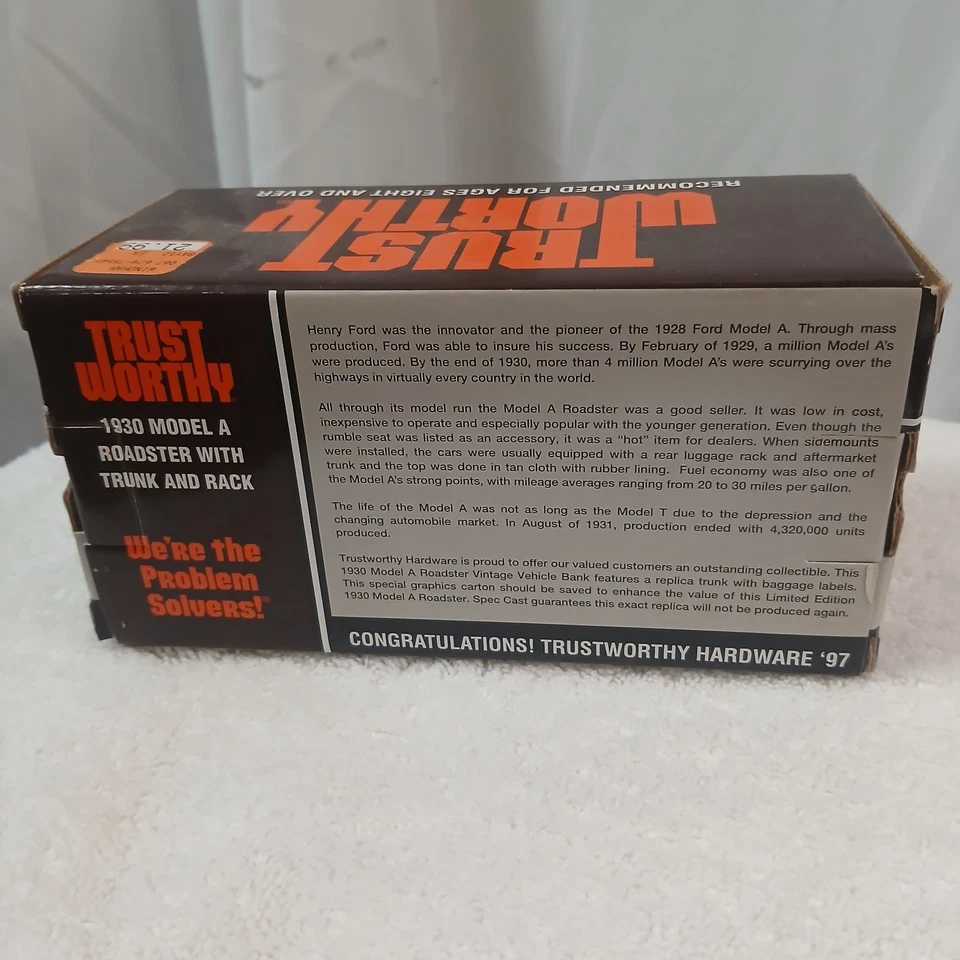 Trust Worthy 1:25 литая модель 1930 года родстер багажник, грохочущее сиденье коробка для монет - Изображение 4 из 4