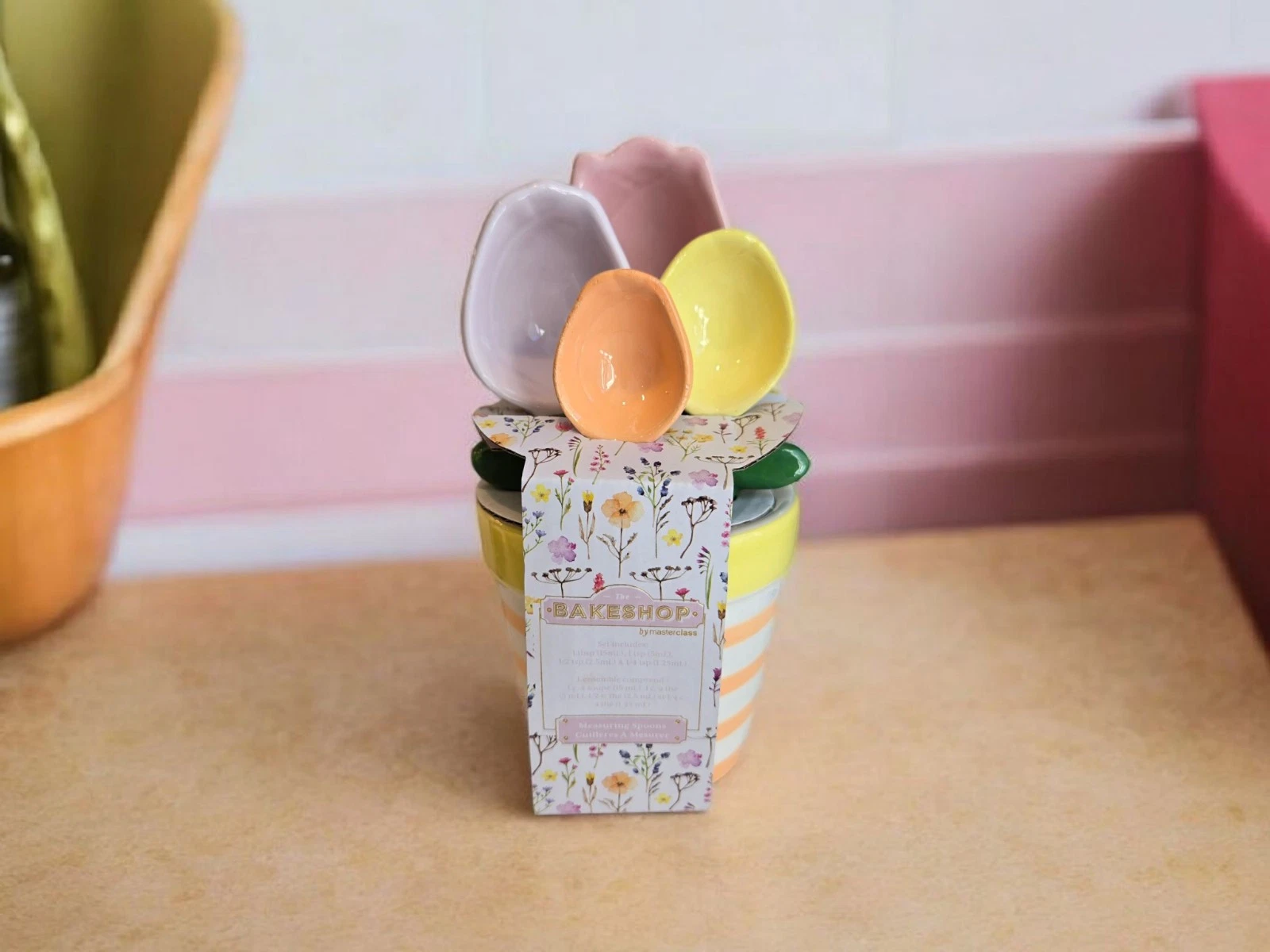 New 4Pcs Flower Tulips Measuring Spoons Set in Pot Cute Ceramic Measuring Spoons