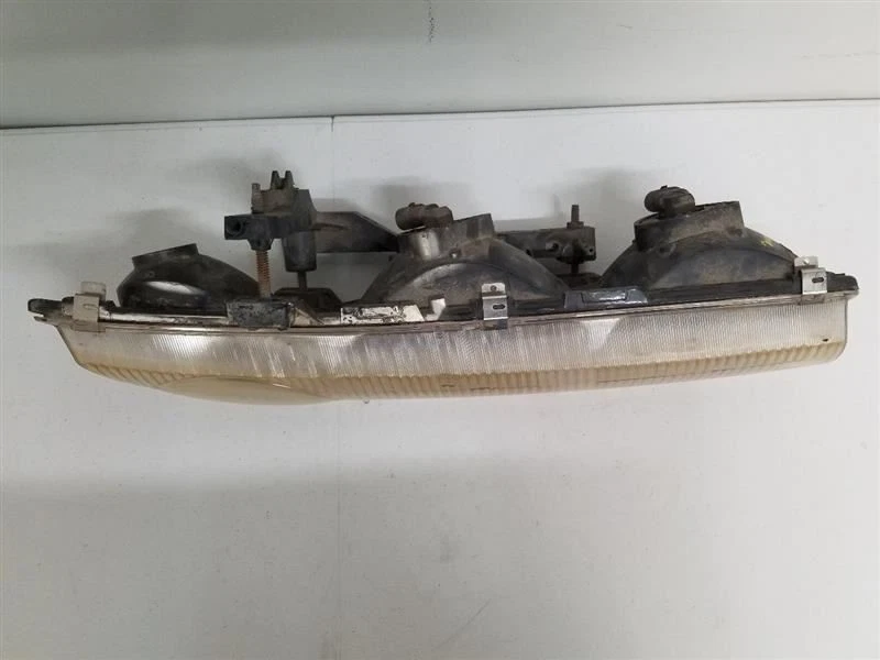 Passenger Right Headlight Sedan Fits 96-99 Saturn S Series OEM - Image 3 of 4