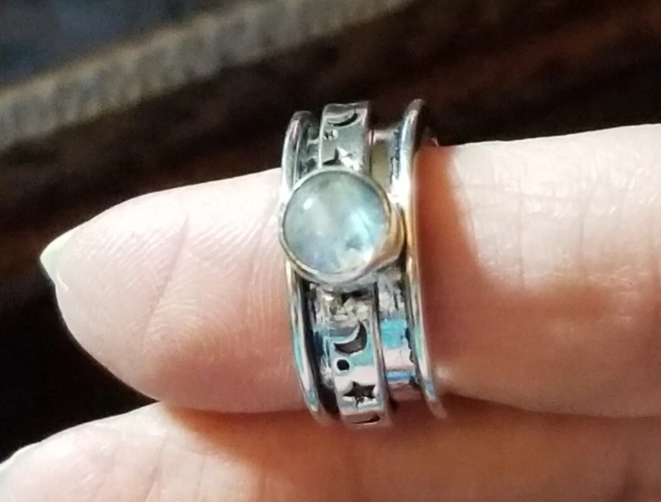 Anillo giratorio de plata de ley 925 con piedra lunar tamaño 4,5 estrellas lunas Foto 2 de 4