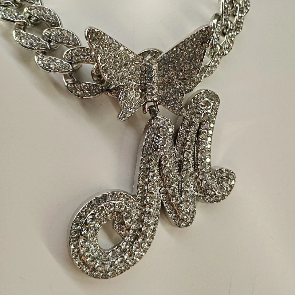 Mujer Grueso Collar Letra M Mariposa Colgante Latón Chapado Estrás 19" Foto 2 de 4