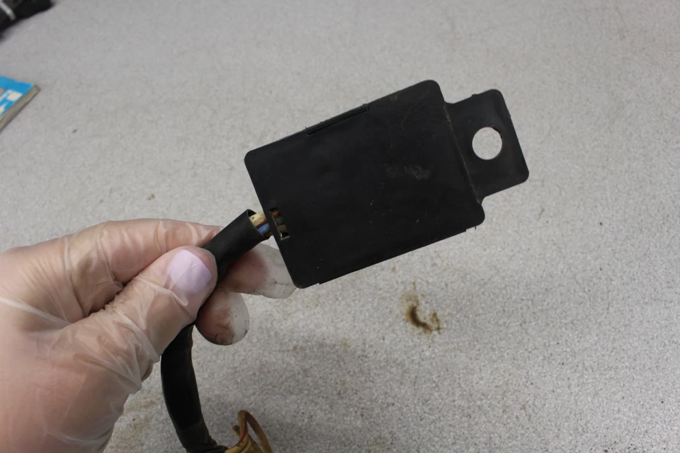 Kawasaki KZ650B Z650 1978 caja de fusibles caja de fusibles F5-6898.BT Foto 3 de 4