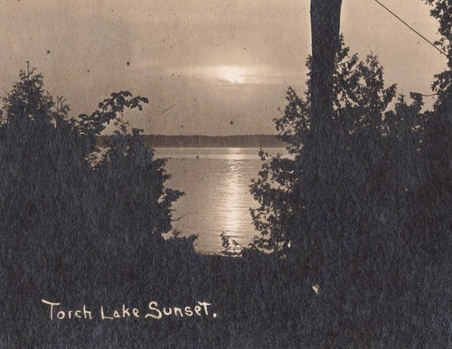 RPPC 1924 TORCH LAKE SUNSET, matasellos de Alden, condado de Antrim, Michigan - Imagen 3 de 3