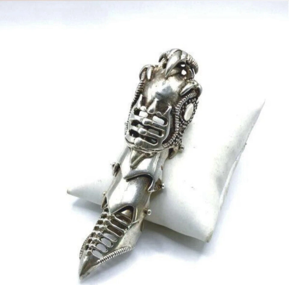 925 Sterling Silver Gothic Armor Ring Sourced from Berlin - Image 3 of 4