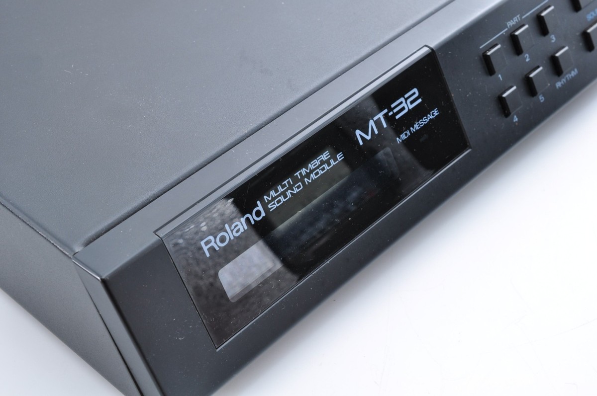 Roland MT-32 Multi Timbre MIDI Sound Module Early Model w