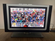 Philips Cineos 32PF9830 81 3 Cm (32 Zoll) 720p HD LCD Fernseher Ambilight TV