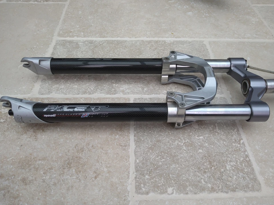 PACE RC36 Pro Class 2 Suspension Forks Fork Carbon Fibre 1 1/8 inch Retro - Image 2 of 4