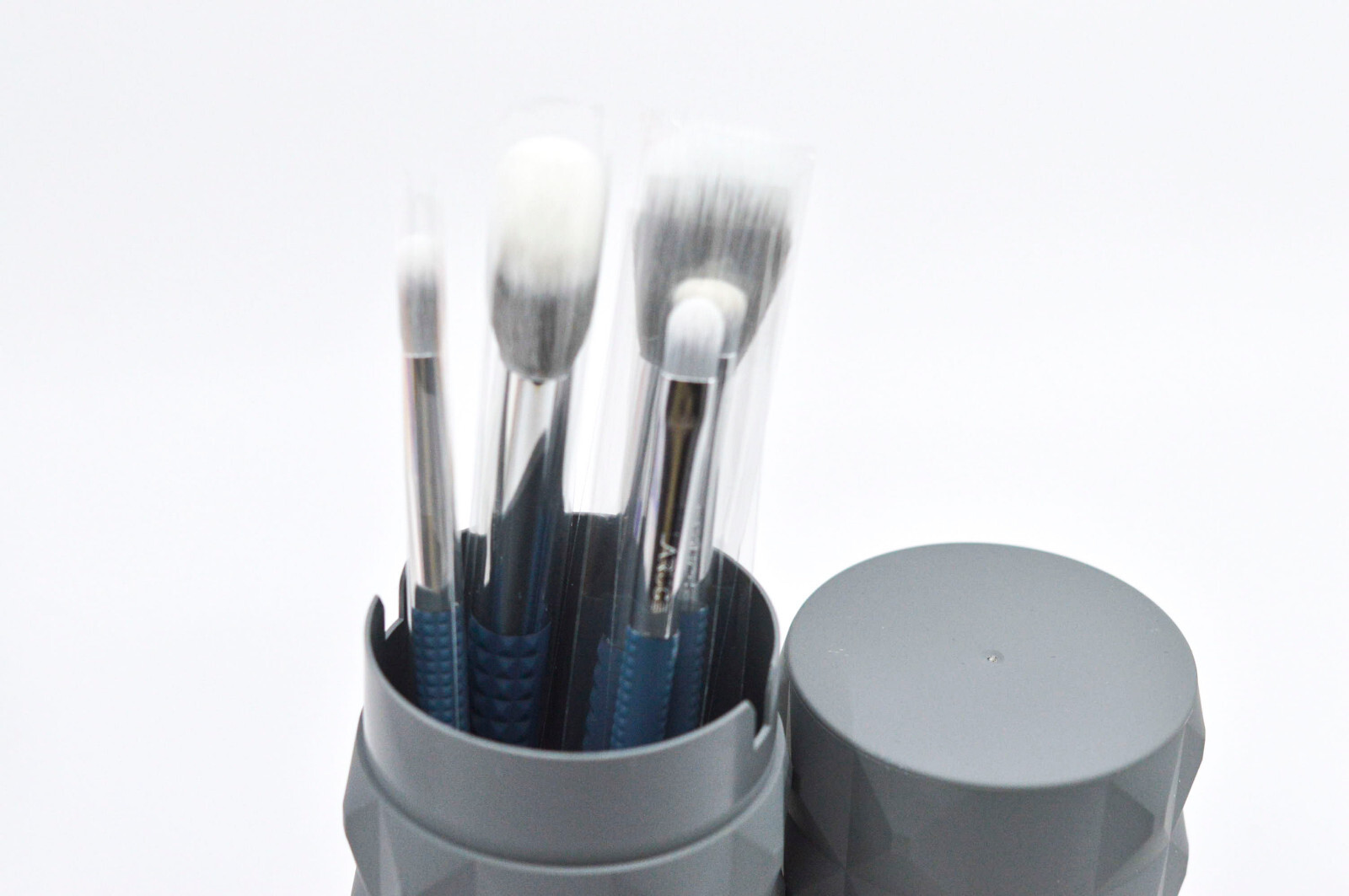 LARUCE BEAUTY 5 Piece Makeup Brush Set w/ Grey Rennie Cup +Sleeve | eBay