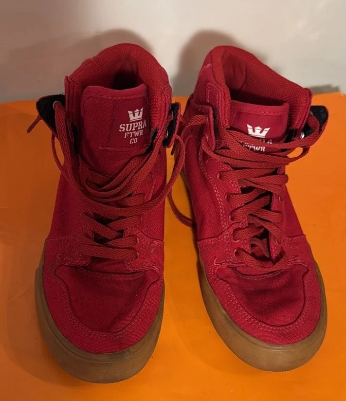 "Zapato de skate Supra High Top con cordones 9,5"" punta de tacón usado en excelente estado unisex juvenil talla 4 original $140" Foto 3 de 4