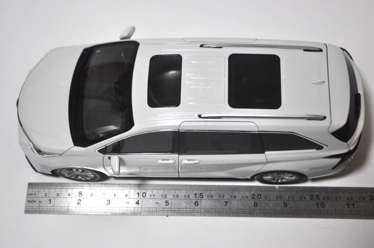 Toyota Sienna MPV model in scale 1:18 White | eBay