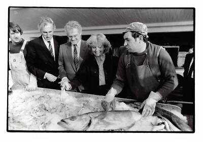 Pressefoto.MLE10085.25x18 cm ca.1984.Concarneau.Lionel Jospin