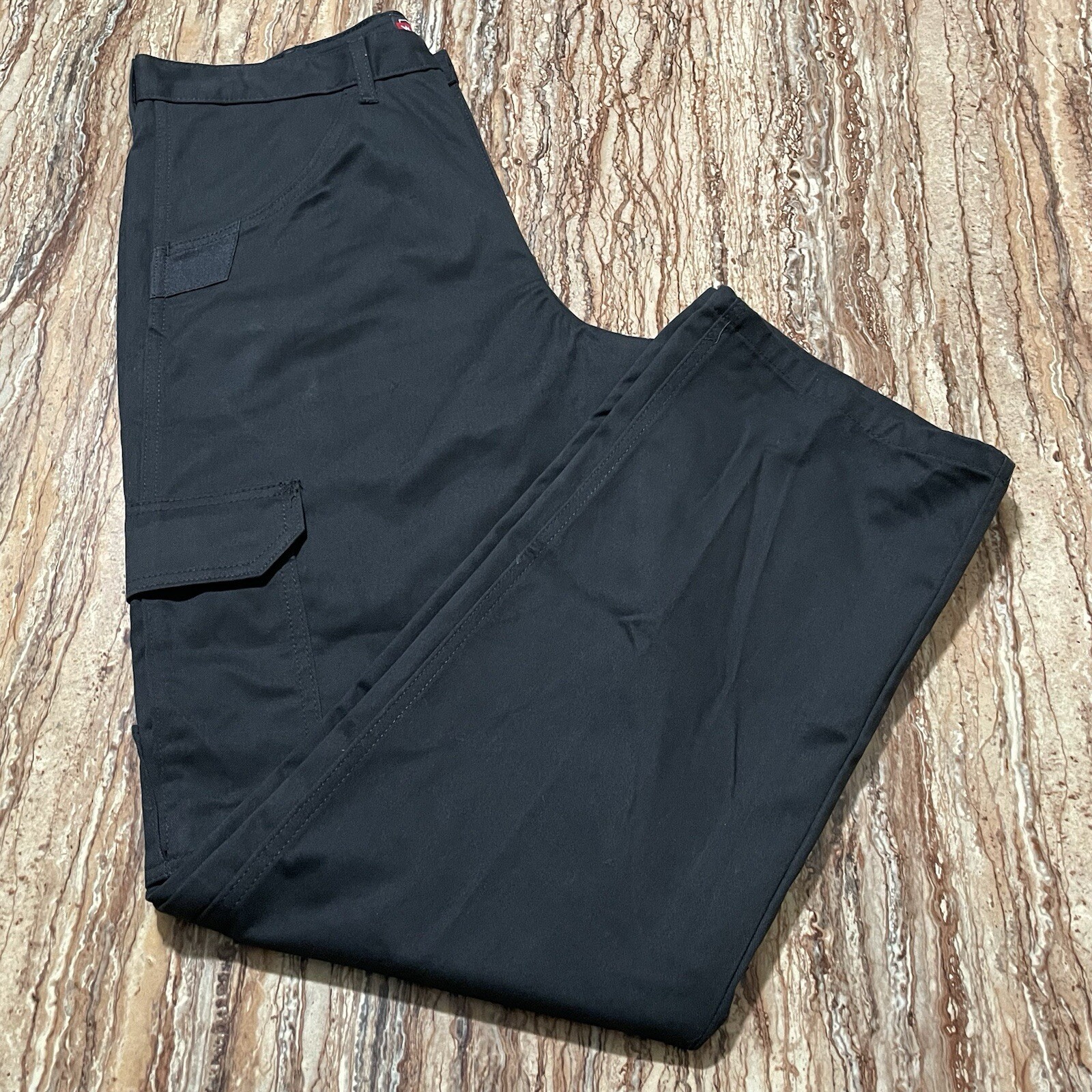 Men's Wrangler Black Cargo Work Pants 34x32 - Relaxed Fit image 4