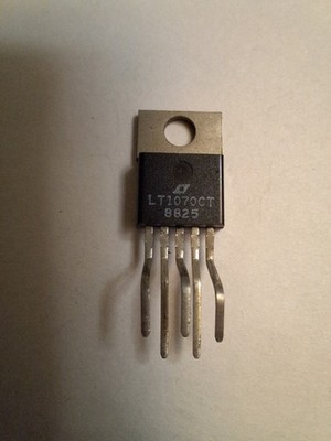 LT1070CT Switching Regulator IC TO-220   Step-Up / Step-Down / Inverting
