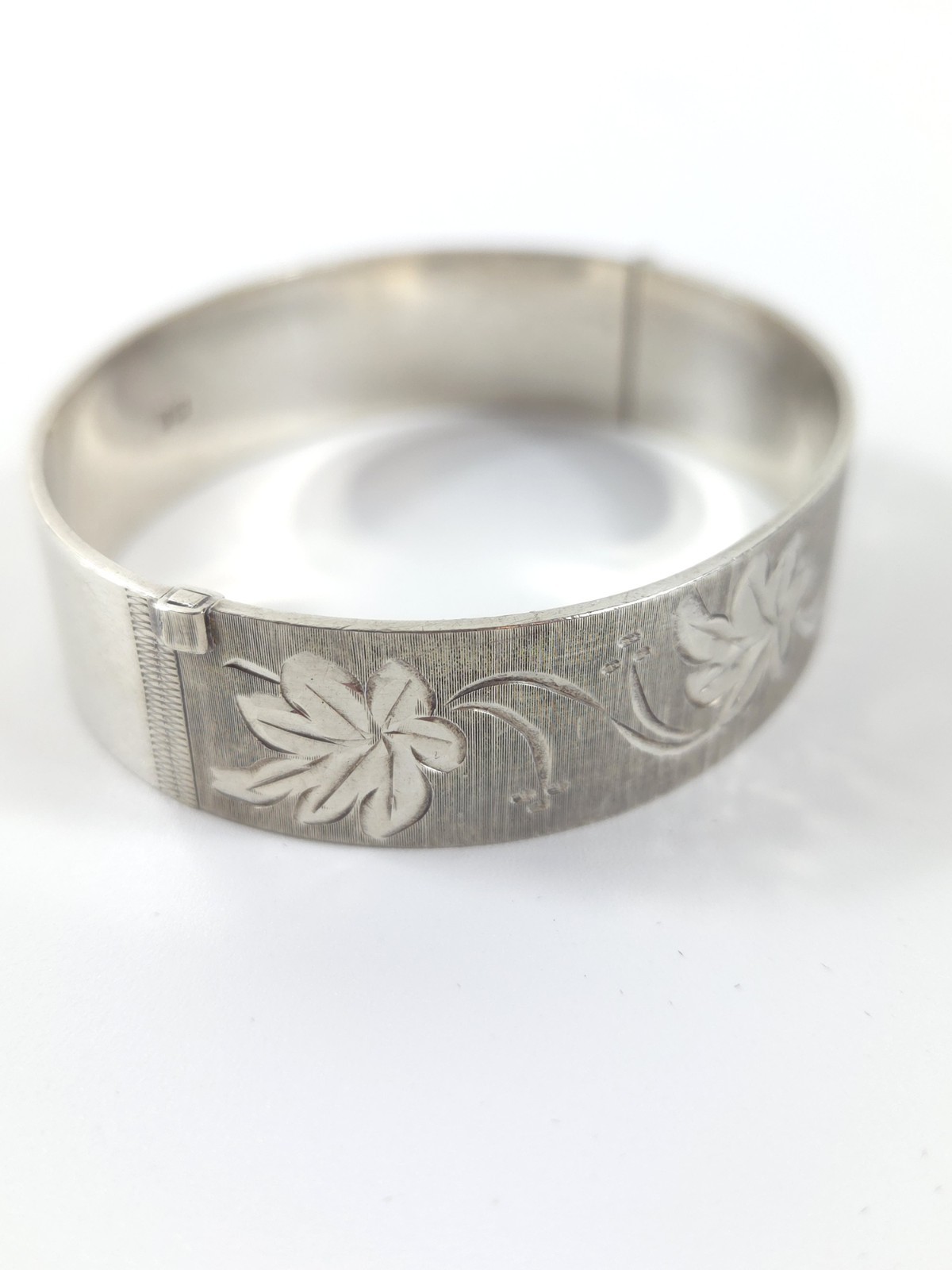 Vintage Solid Silver Bracelet Bangle 37g Etched H… - image 6