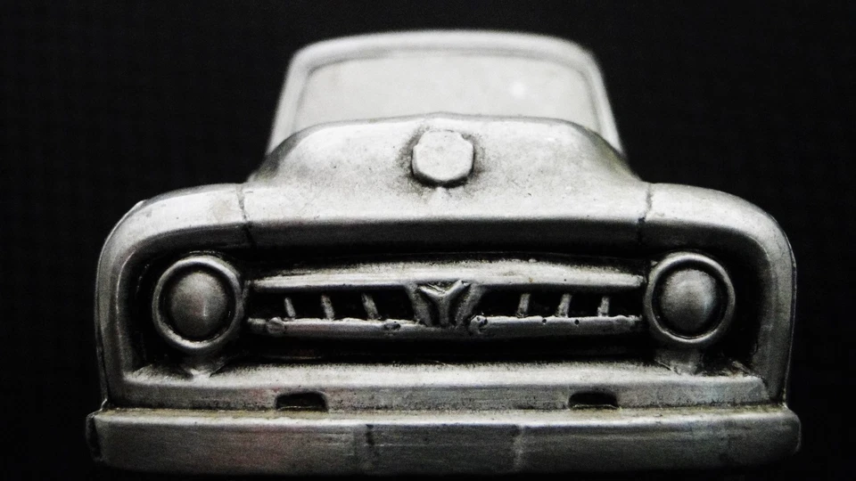 Ford Pickup Truck Classic Metal Model Car Race Hot Rod Vintage Concept - Image 2 of 4