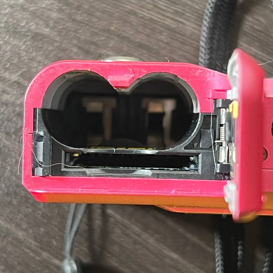 Polaroid i733 7MP Digital Camera Pink – For Parts/Repair – Powers On AS-IS - Image 3 of 4