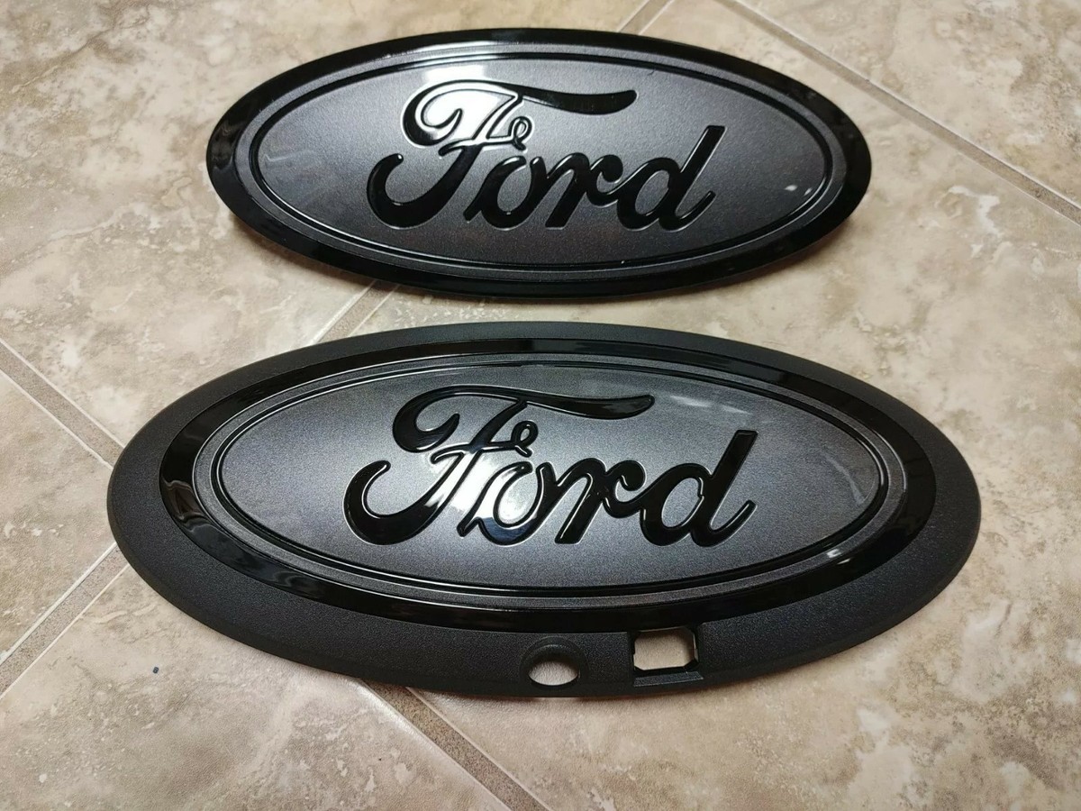 2024-25 F250 emblems CARBONIZED GRAY & GLOSS BLACK, With camera