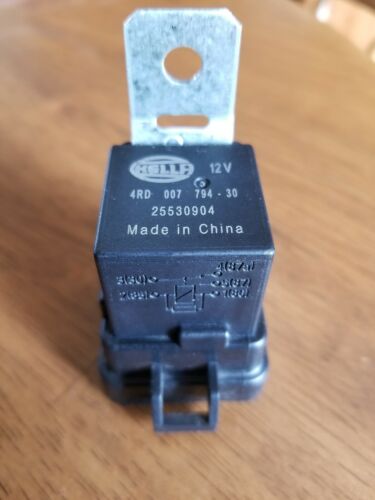 HELLA WETTERFEST 12 V 20/40AMP RELAIS mit Halterung H41388151 - Bild 3 von 3