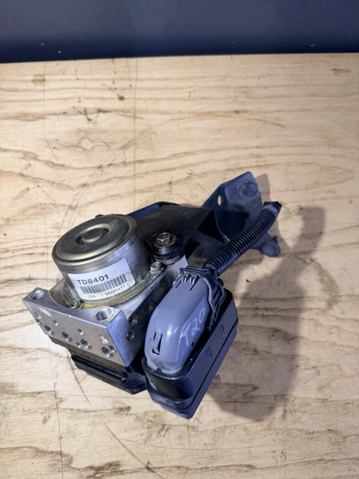 2003-2008 Nissan 350Z ABS Anti-Lock Brake Pump Module 47660EV01A OEM - Image 4 of 4