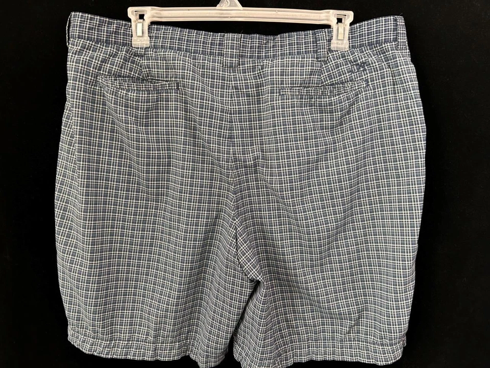 Cutter & Buck shorts size 40 mens 4 pockets 9" inseam blue check - Image 3 of 4