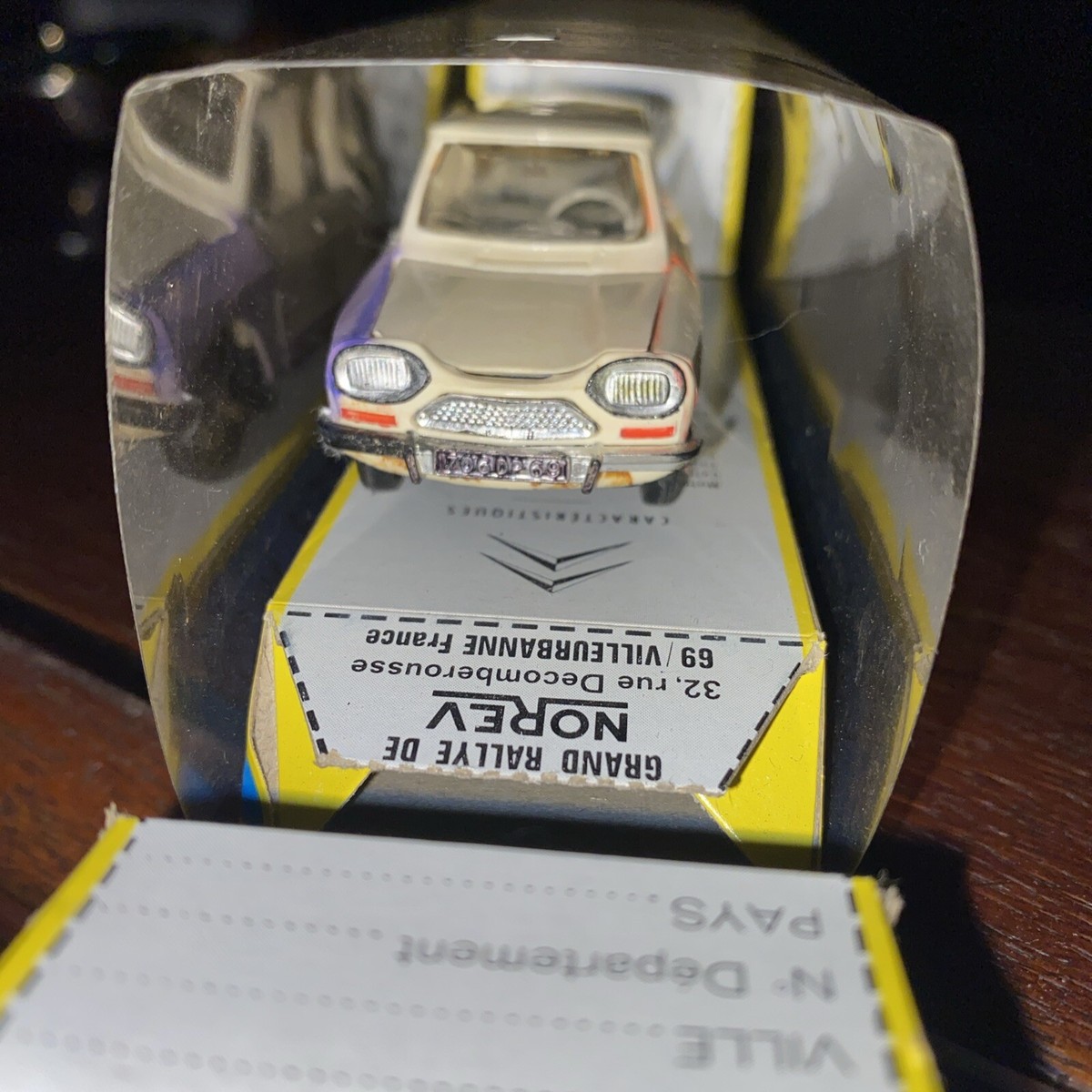 Anciens jouets NOREV : Citroën AMI 8 pour pièces - Collection