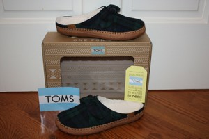 toms slippers