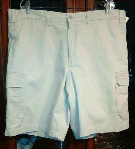 Mens NEW 40 Eddie Bauer Stone Khaki Cargo Shorts. Inseam 10" - Picture 2 of 12