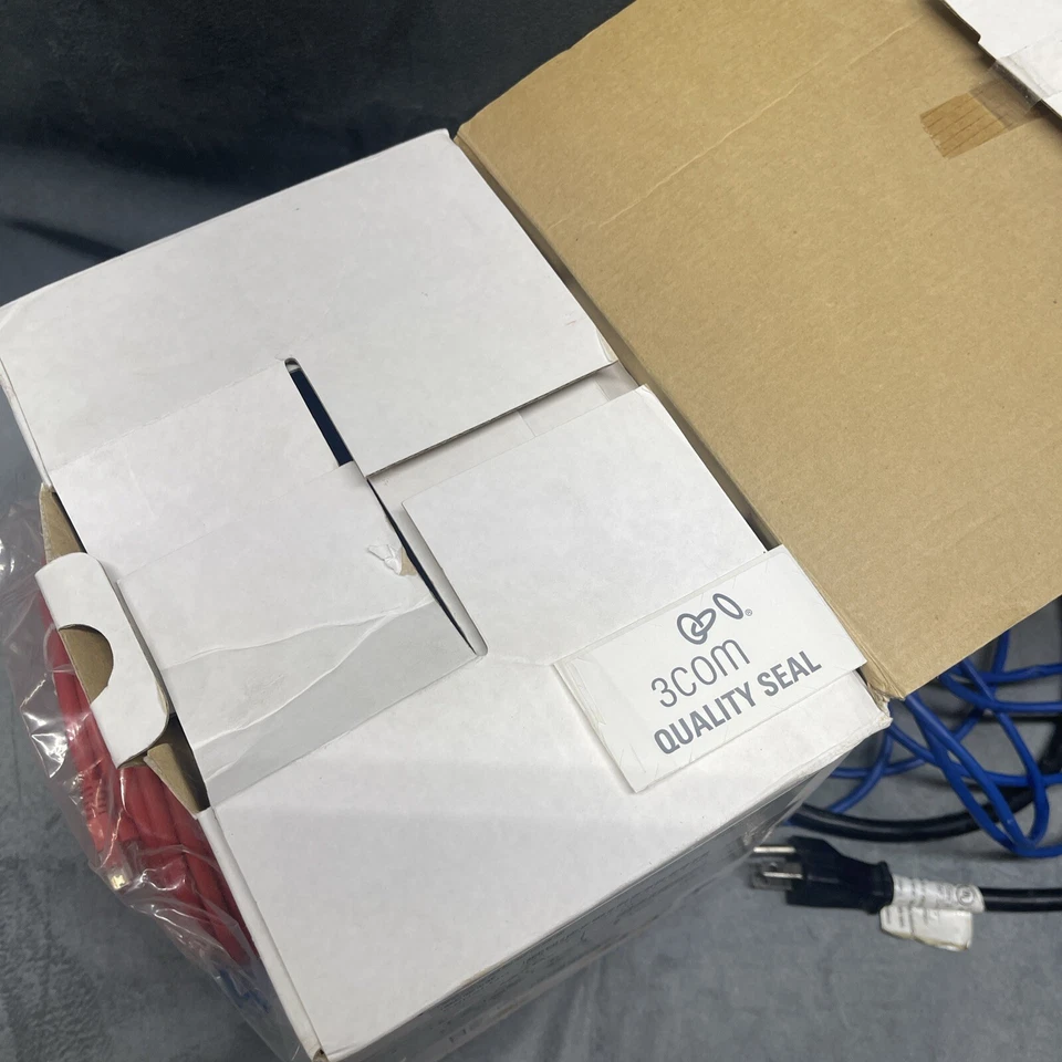 3COM OfficeConnect 16 Port Dual Speed Switch Plus 3C16792 NEW Plus Bonus Items - Image 4 of 4