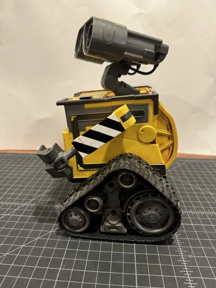 Disney Pixar WALL-E Remote Control Robot Working ThinkWay Toys NO REMOTE Display - Image 2 of 4