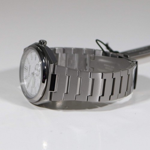 Citizen Super Titanium White Dial Men's Automatic Watch NJ0180-80A - Picture 4 of 9