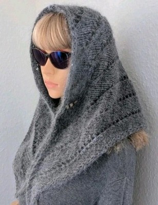 Gestricktes  Angorawolle-Wolle-Baktus-Schal-Kopftuch, Knitted Baktus-Shawl-Scarf